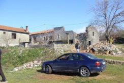 Два старых каменных дома в Кримовице