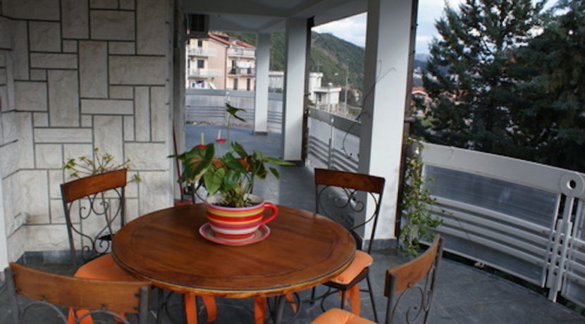 3-этажный дом в Игало с прекрасным видом