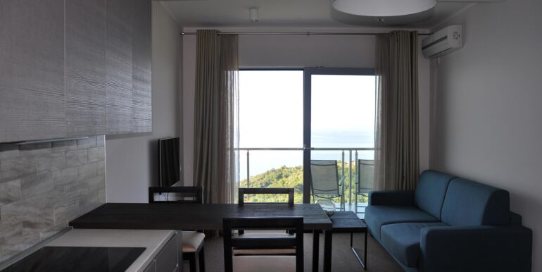 Апартамент в закрытом комплексе с бассейном инфинити и панорамным видом на море