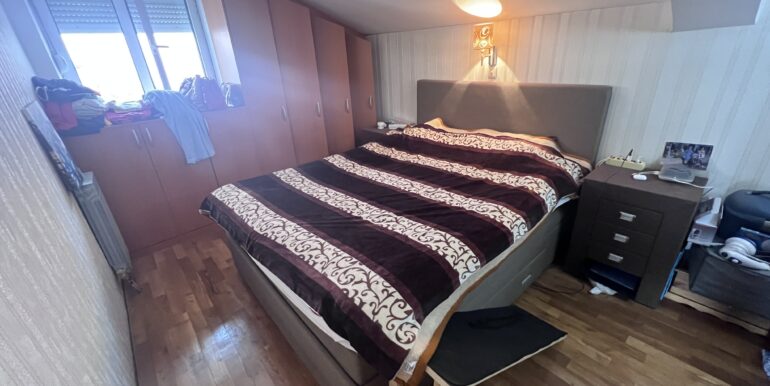 Квартира в Будве с тремя спальнями и видом на море