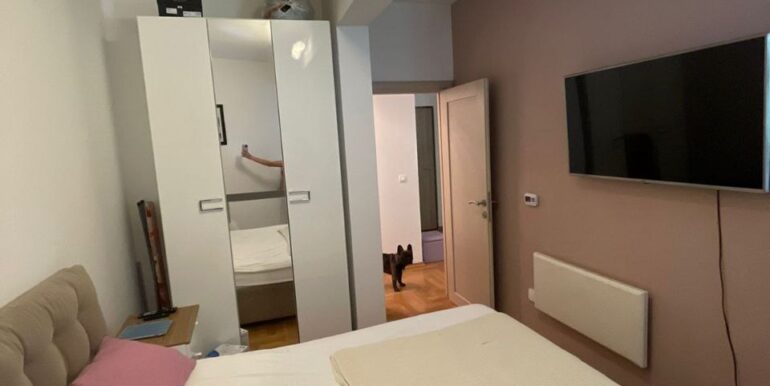Квартира в Бечичах с двумя спальнями, полностью меблированная