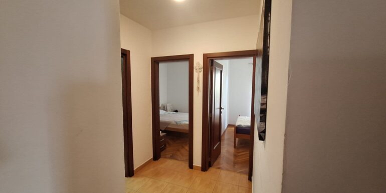 Квартира с тремя спальнями в Будве, район Подкошлюн